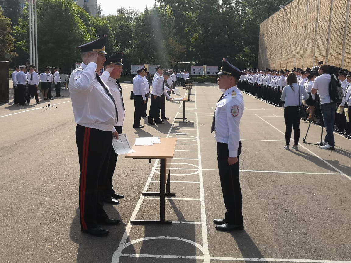 Начальник УВД по ЗАО поздравил выпускников Центра профессиональной  подготовки ГУ МВД России по г. Москве | ochacovo-matv.ru