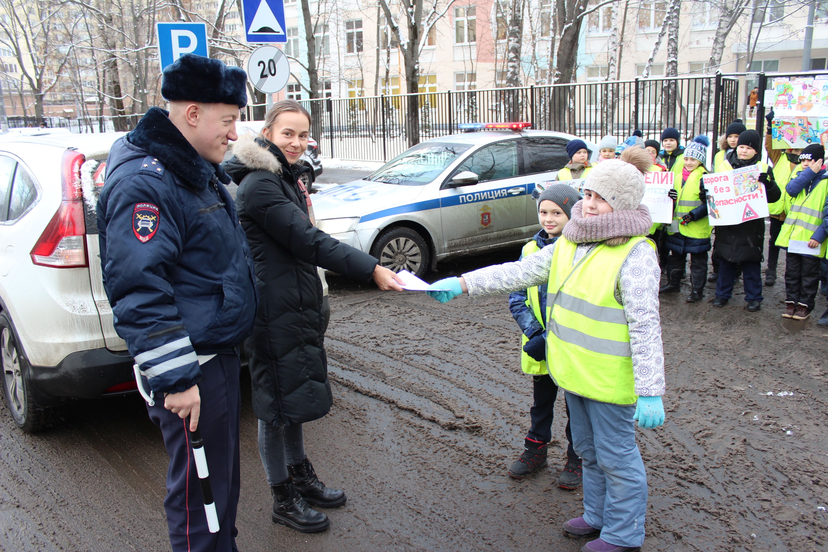 Госавтоинспекция Западного округа приняла участие во всероссийской акции  «Пристегнись, Россия!» | ochacovo-matv.ru